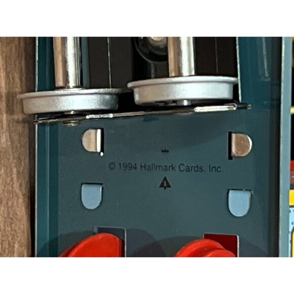 1994 HALLMARK KEEPSAKE ORNAMENT QX531-6 YULETIDE CENTRAL TRAIN TIN - Picture 8 of 10